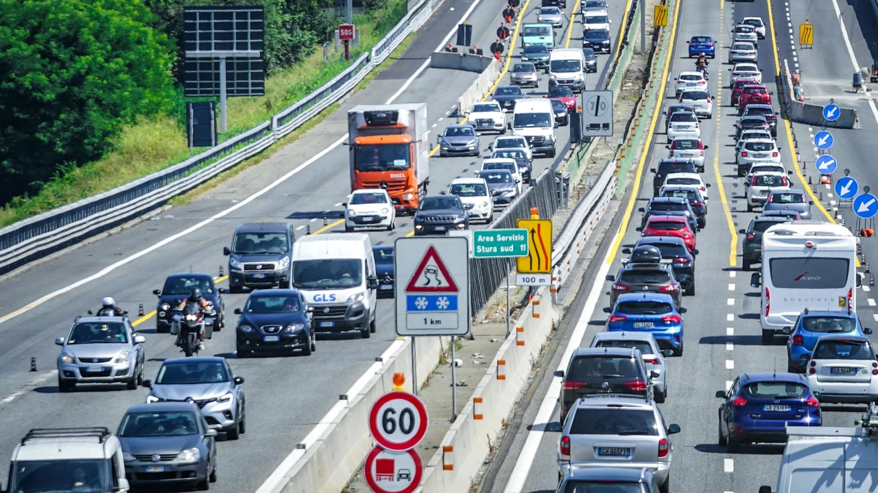 Nel weekend che precede Ferragosto oltre un milione di persone in viaggio per le strade di tutta Italia Nel weekend che precede Ferragosto oltre un milione di persone in viaggio per le strade di tutta Italia