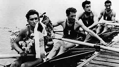 Giuseppe Moioli (in primo piano) con Franco Faggi, Giovanni Invernizzi, Elio Morille che vinsero l'oro olimpico a Londra 1948