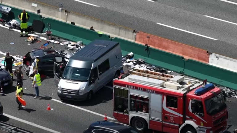 Incidente sull'A4 Milano-Torino (Frame video LocalTeam)