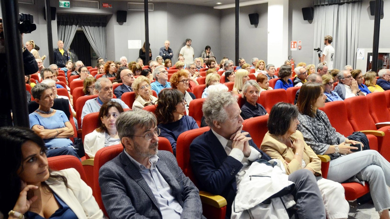 Il lago invece della laguna, ma Lecco è un po’ come Venezia. Ad accomunare le due città è il cinema....