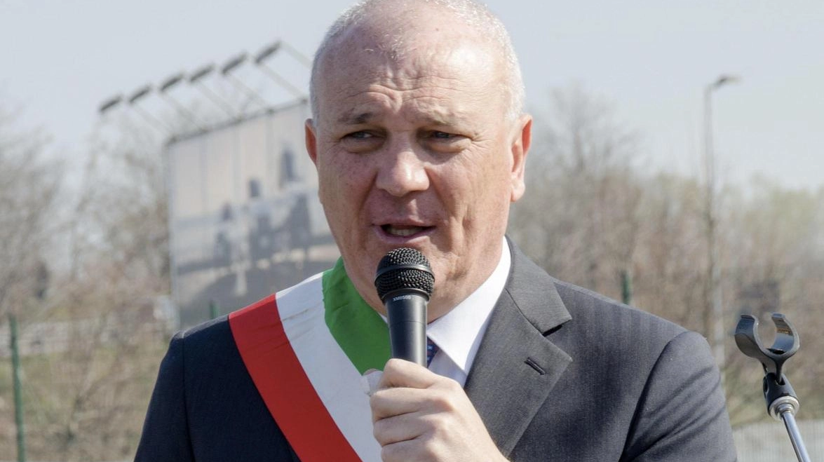 Movibus sposta capolinea e sopprime fermata a Lainate, causando disagi ai pendolari. Comune e cittadini protestano, chiedendo un tavolo di confronto per trovare soluzioni. Priorità al trasporto pubblico locale. Movibus sposta capolinea e sopprime fermata a Lainate, causando disagi ai pendolari. Comune e cittadini protestano, chiedendo un tavolo di confronto per trovare soluzioni. Priorità al trasporto pubblico locale.
