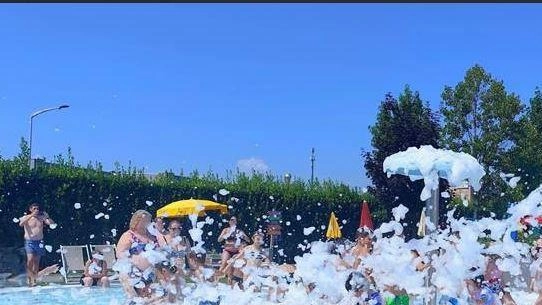 Se per Ferragosto sognate di tuffarvi nel divertimento più sfrenato tra palme, musica e ondate di schiuma, il posto...