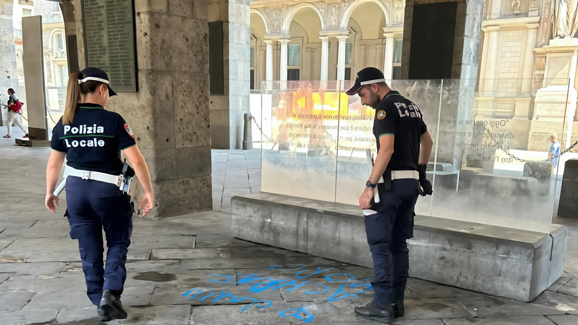 Vigili urbani nella Loggia dei Mercanti