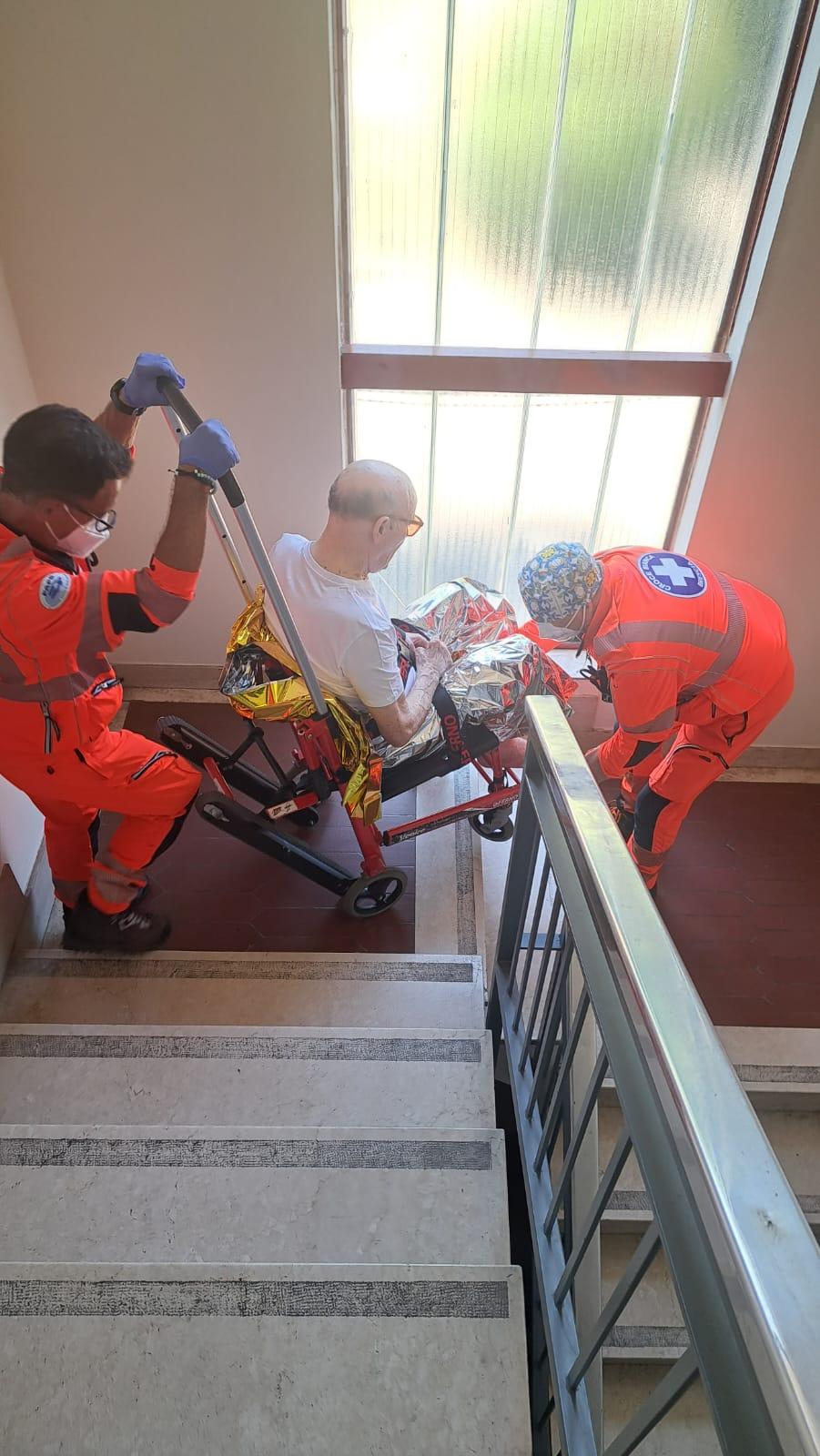Brescia, ascensore rotto da venti giorni: è un’impresa ogni soccorso Brescia, ascensore rotto da venti giorni: è un’impresa ogni soccorso