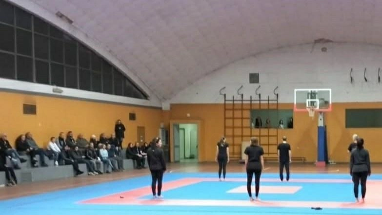Le palestre restano inagibili per circa 1.200 atleti che rischiano di non averle a disposizione nemmeno dopo la pausa estiva Le palestre restano inagibili per circa 1.200 atleti che rischiano di non averle a disposizione nemmeno dopo la pausa estiva