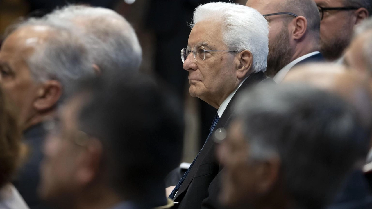 Il Presidente Mattarella sottolinea l'importanza della migrazione italiana per l'identità nazionale e i legami culturali. Il Presidente Mattarella sottolinea l'importanza della migrazione italiana per l'identità nazionale e i legami culturali.