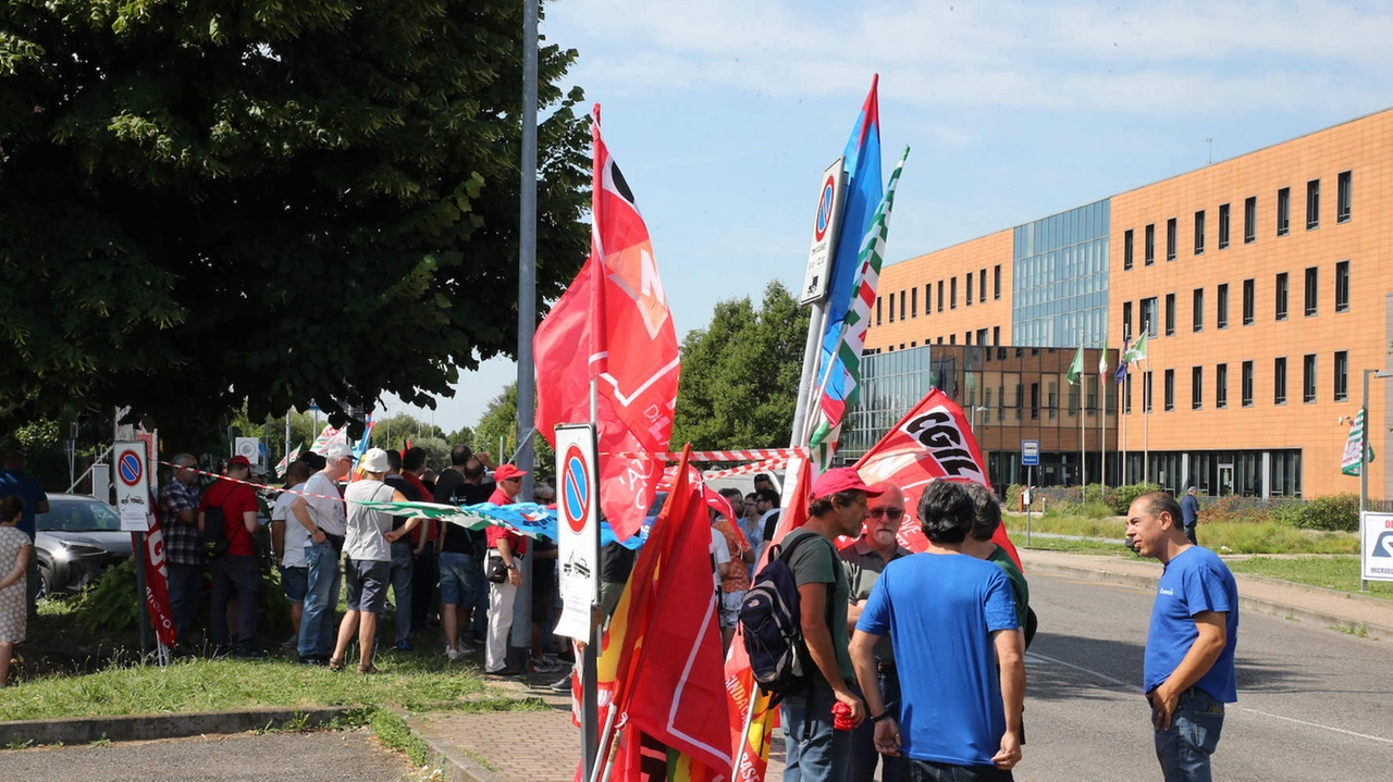 Una protesta dei lavoratori St Una protesta dei lavoratori St