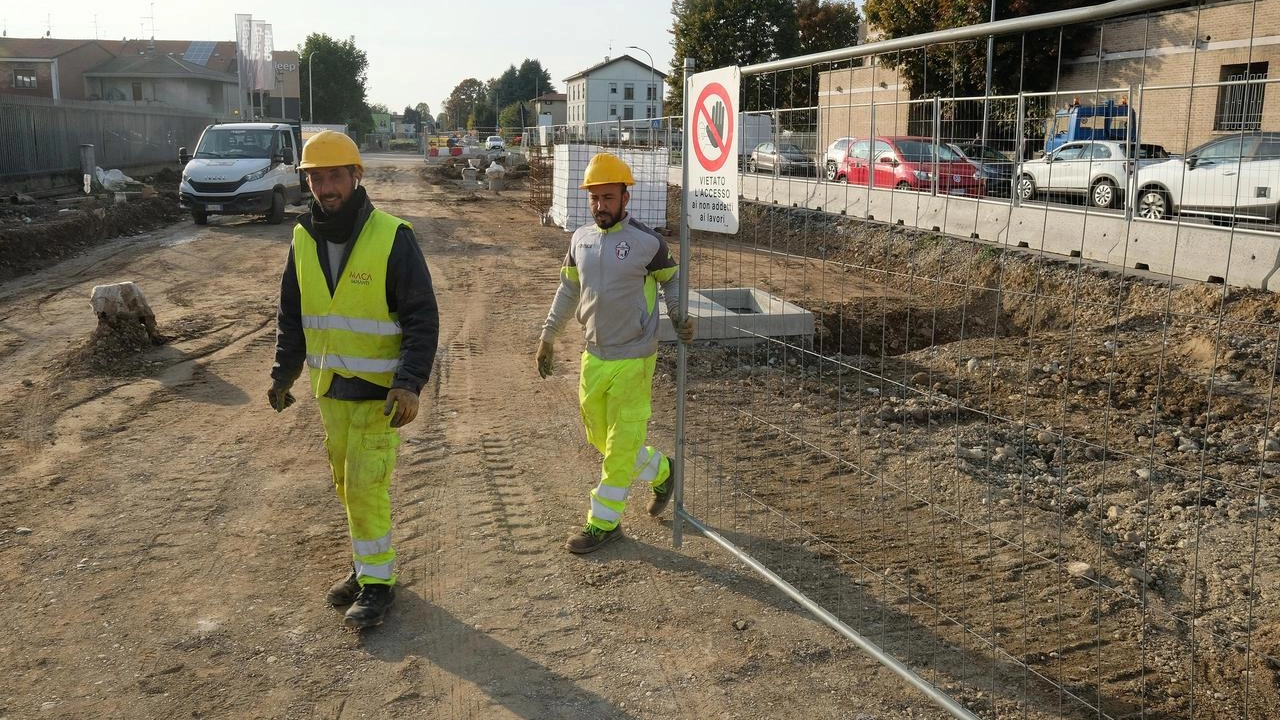 Il cantiere della metrotranvia a Seregno convince poco i residenti Il sindaco Alberto Rossi ha chiesto diversi correttivi Il cantiere della metrotranvia a Seregno convince poco i residenti Il sindaco Alberto Rossi ha chiesto diversi correttivi