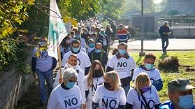 Una delle manifestazioni contro il raddoppio ferroviario Una delle manifestazioni contro il raddoppio ferroviario