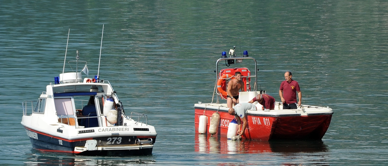 Malore mentre fa il bagno nel lago di Como: morto Siro Toscani, docente universitario 68enne