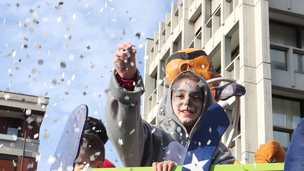 È iniziato il conto alla rovescia per la 99° edizione del Carnevale di Cantù con le consuete quattro sfilate... È iniziato il conto alla rovescia per la 99° edizione del Carnevale di Cantù con le consuete quattro sfilate...