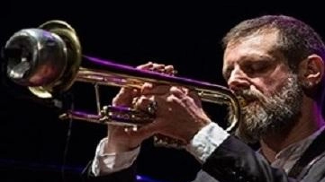 Comincia martedì il Lecco Jazz Festival. “Sonorità senza confini“ è il titolo della decima edizione dedicata alla memoria del pianista,... Comincia martedì il Lecco Jazz Festival. “Sonorità senza confini“ è il titolo della decima edizione dedicata alla memoria del pianista,...