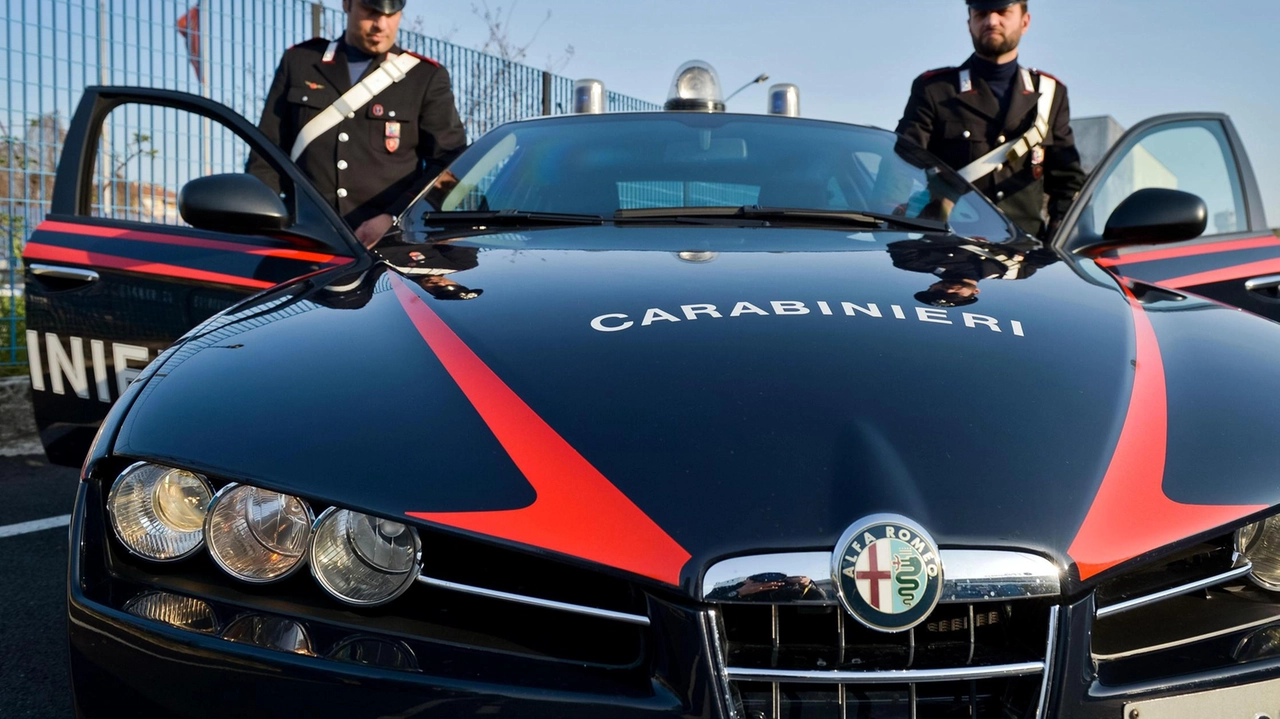 Vittima di un estorsore si rivolge ai carabinieri: «In 5 anni ho già consegnato a quell’uomo 50mila euro» Vittima di un estorsore si rivolge ai carabinieri: «In 5 anni ho già consegnato a quell’uomo 50mila euro»