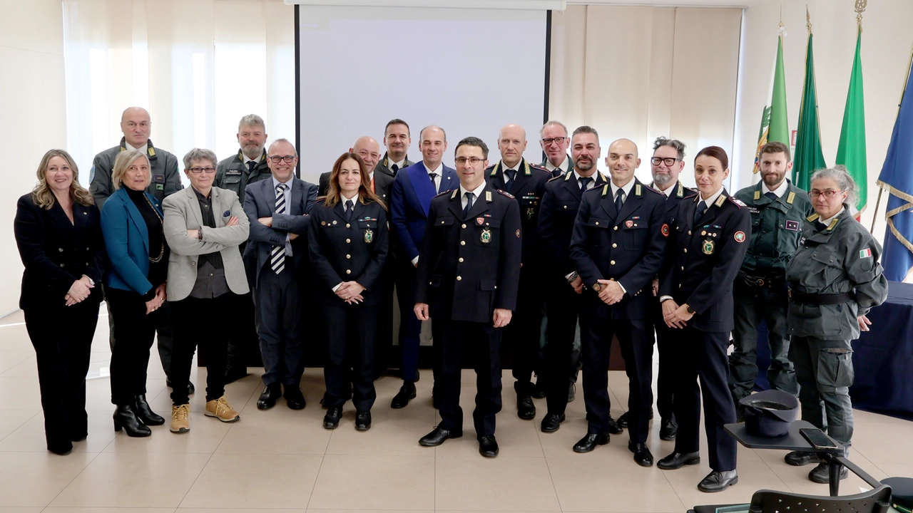 In alto gli agenti della polizia provinciale: sono operativi in tutta la Brianza In alto gli agenti della polizia provinciale: sono operativi in tutta la Brianza