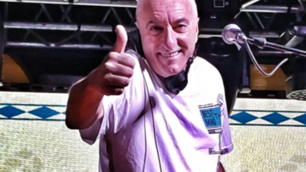 Il dj Massimo Alberti, 59 anni, alla consolle Tra gli atleti dell’Osgb c’è anche il figlio Il dj Massimo Alberti, 59 anni, alla consolle Tra gli atleti dell’Osgb c’è anche il figlio