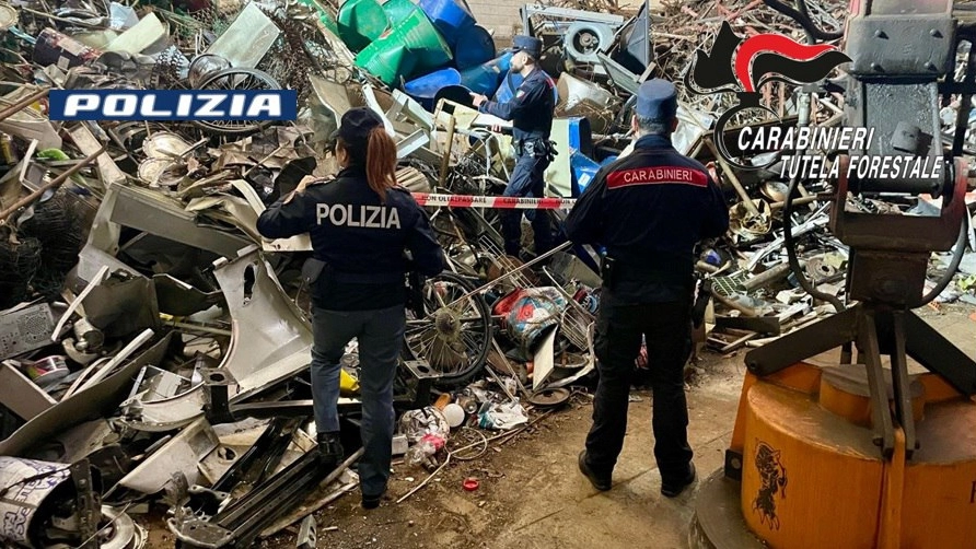 I carabinieri e la polizia in azione I carabinieri e la polizia in azione