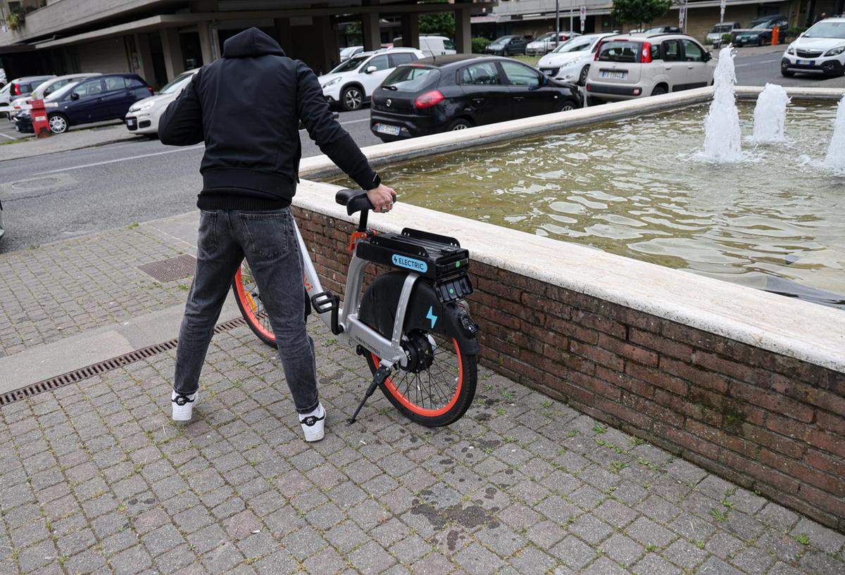 Cremona, ladri di bici elettriche incastrati dalle telecamere
