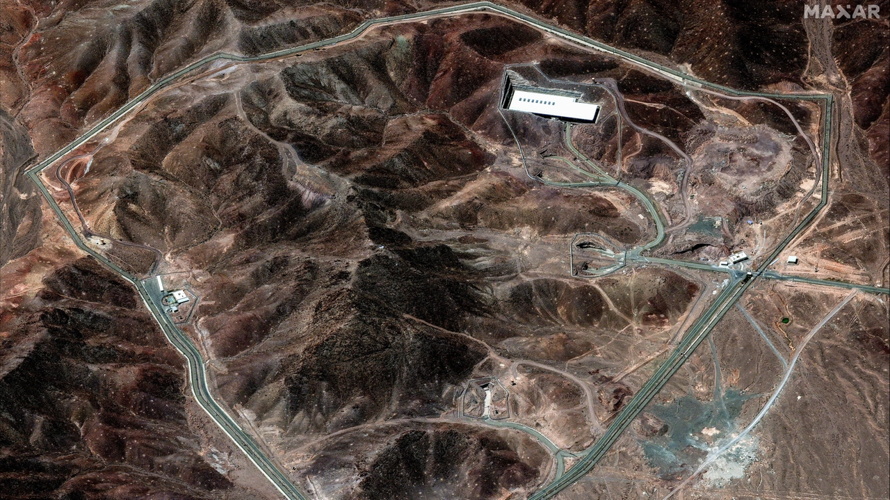La base nucleare di Fordow in Iran, enigma inattaccabile. Solo la super bomba Gbu-57 può colpirla