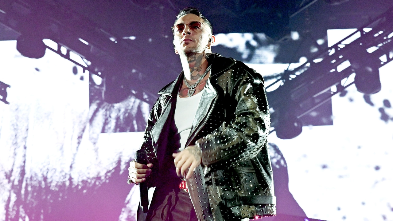 Emis Killa in concerto Emis Killa in concerto