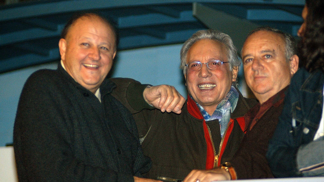 Cochi Ponzoni, con due colonne del cabaret milanese: Massimo Boldi (79 anni) ed Enzo Jannacci (1935-2013) Cochi Ponzoni, con due colonne del cabaret milanese: Massimo Boldi (79 anni) ed Enzo Jannacci (1935-2013)