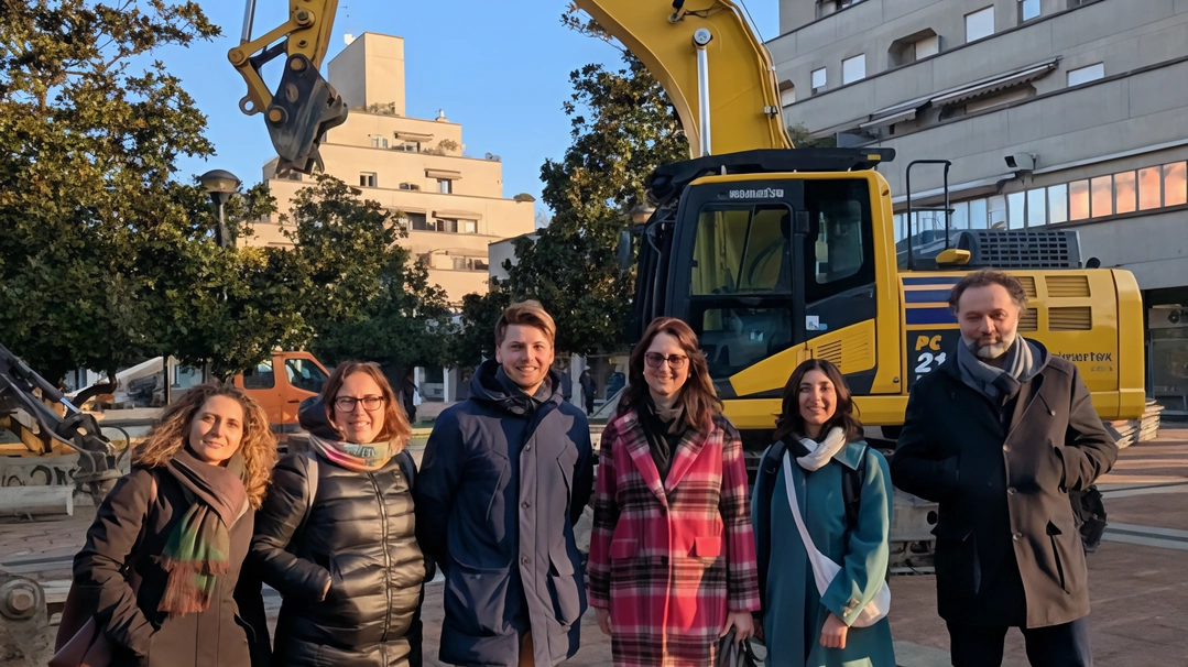 Abitanti e commercianti del quartiere Tre Torri coinvolti nel restyling. Dalla consultazione, un desiderio comune: "Uno spazio da vivere". Abitanti e commercianti del quartiere Tre Torri coinvolti nel restyling. Dalla consultazione, un desiderio comune: "Uno spazio da vivere".