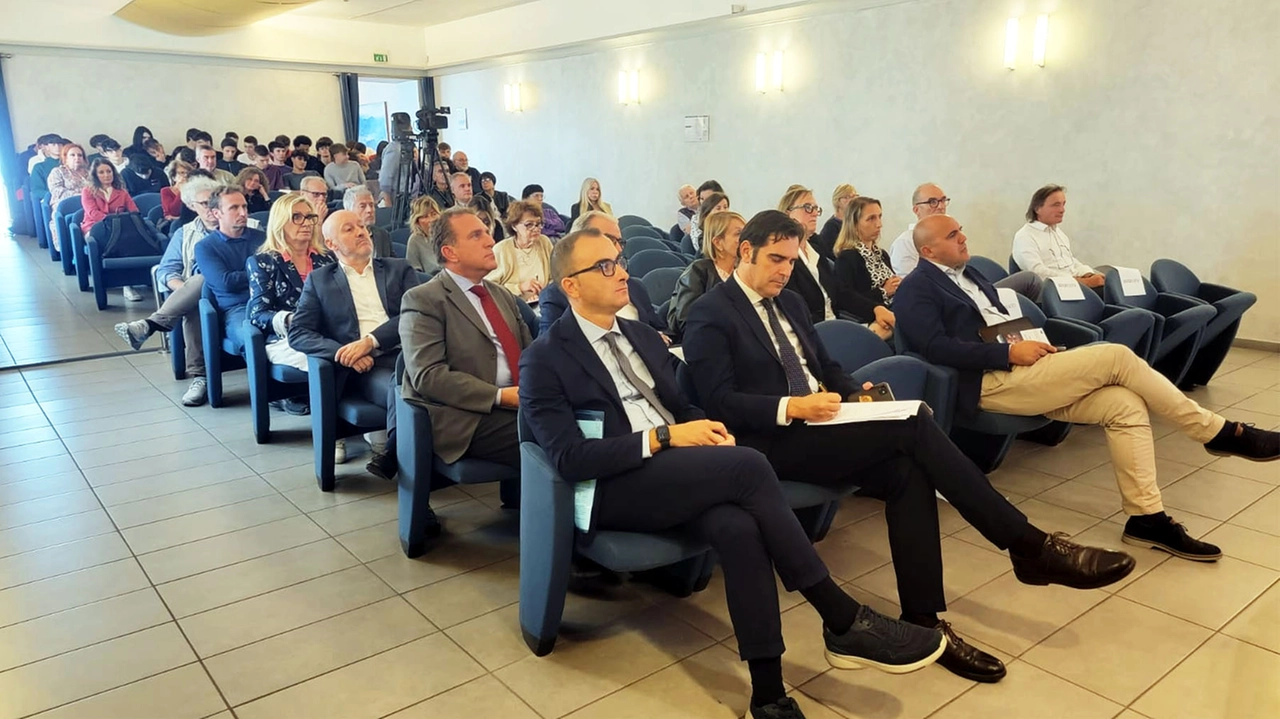 Un momento del convengo sull’Intelligenza Artificiale organizzato dalla Confcommercio Lecco Un momento del convengo sull’Intelligenza Artificiale organizzato dalla Confcommercio Lecco