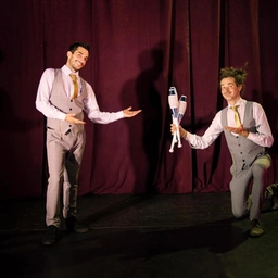 Il grande spettacolo del circo. Il divertimento si fa in tre fra illusionisti, musica e clown