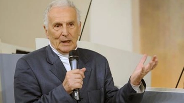 Silvio Garattini, 96 anni, e i segreti contro il caldo: “Via burro, carni rosse e alcol. Il sole (ma dopo le 17) stimola la vitamina D: attenti alle pastiglie, vietati i sonniferi”