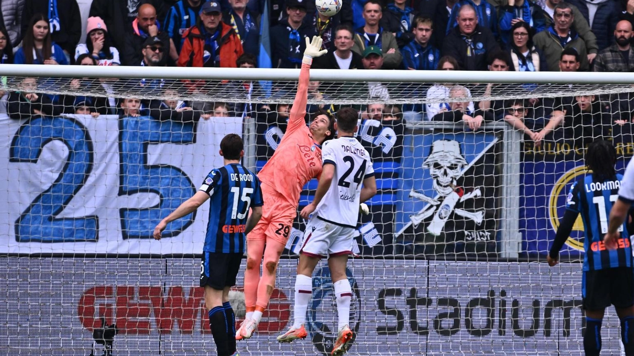 Il portiere dell’Atalanta Marco Carnesecchi, uno dei protagonisti in questo scorcio di stagione molto favorevole alla Dea