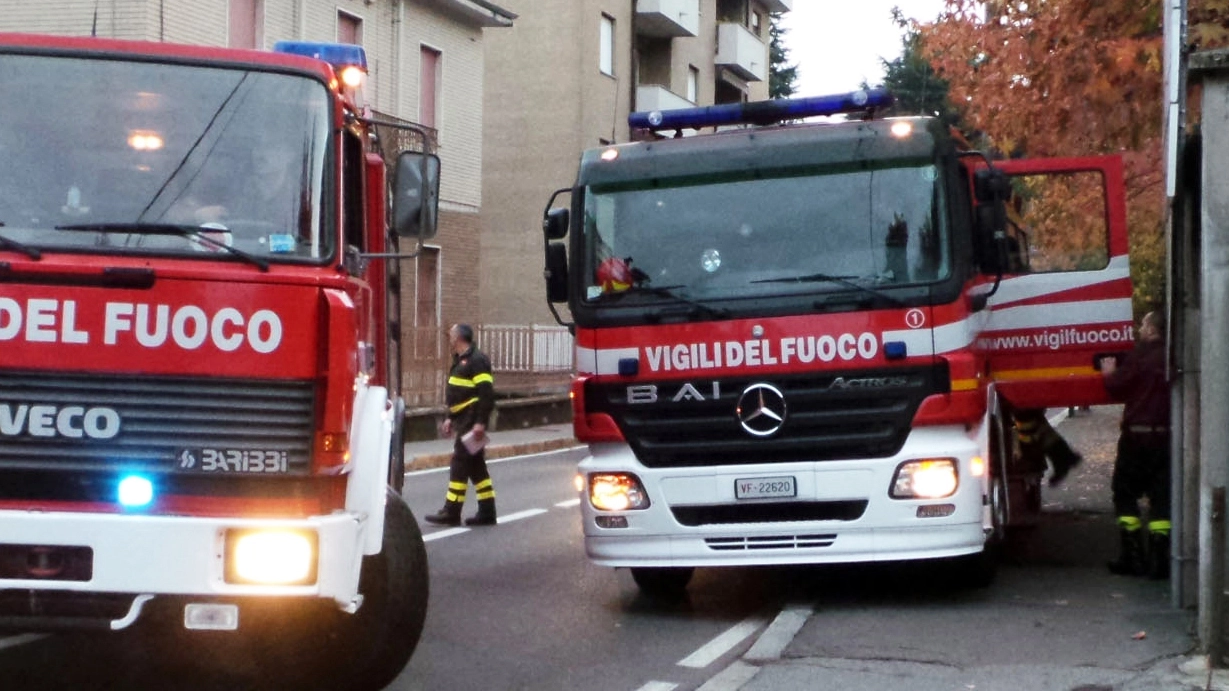 Le insegnanti hanno dato l'allarme e fatto accorrere i mezzi dei vigili del fuoco (foto di repertorio) Le insegnanti hanno dato l'allarme e fatto accorrere i mezzi dei vigili del fuoco (foto di repertorio)