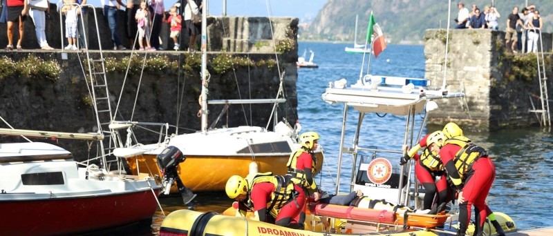 Varenna, paura sul taxi boat: turista cinese sta male al largo del lago di Como