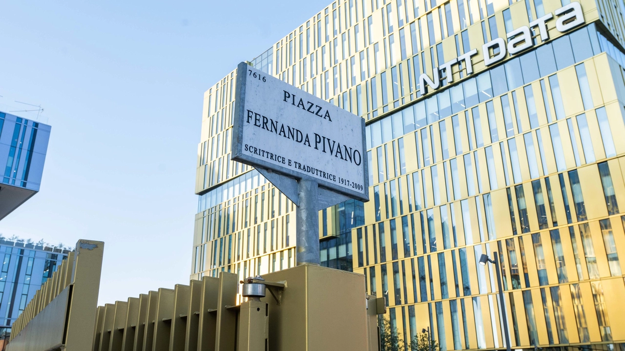 Il centro del business district è la nuova piazza dedicata alla scrittrice Fernanda Pivano scomparsa nel 2009 Si affacciano sulla piazza i nuovi uffici di... Il centro del business district è la nuova piazza dedicata alla scrittrice Fernanda Pivano scomparsa nel 2009 Si affacciano sulla piazza i nuovi uffici di...