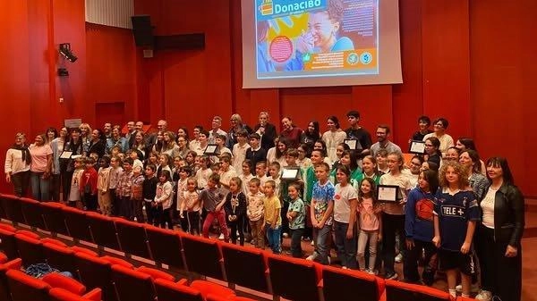 La premiazione delle scuole che hanno partecipato al progetto Donacibo: raccolti oltre 5mila chilogrammi di prodotti La premiazione delle scuole che hanno partecipato al progetto Donacibo: raccolti oltre 5mila chilogrammi di prodotti