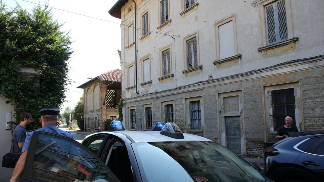 un delitto che sconvolge il comune in campo pronti i servizi sociali