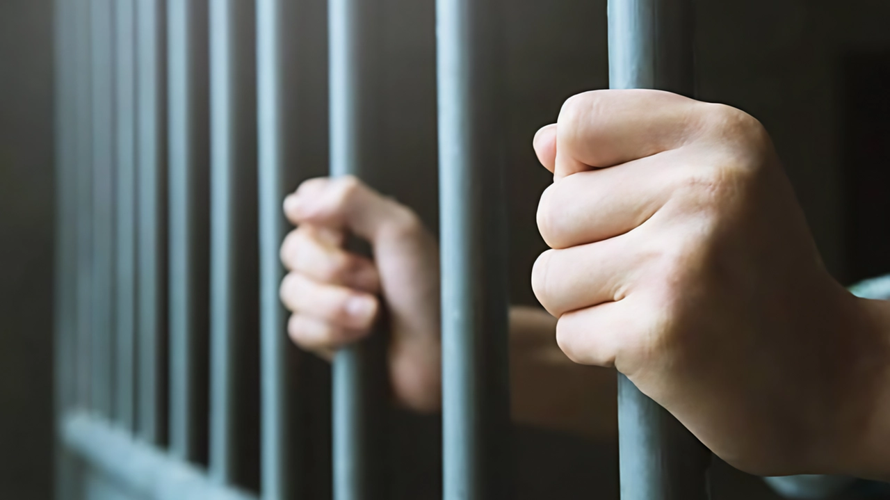 Le giornate in cella sono lunghissime ed è molto pesante da sopportare la limitazione della libertà Le giornate in cella sono lunghissime ed è molto pesante da sopportare la limitazione della libertà