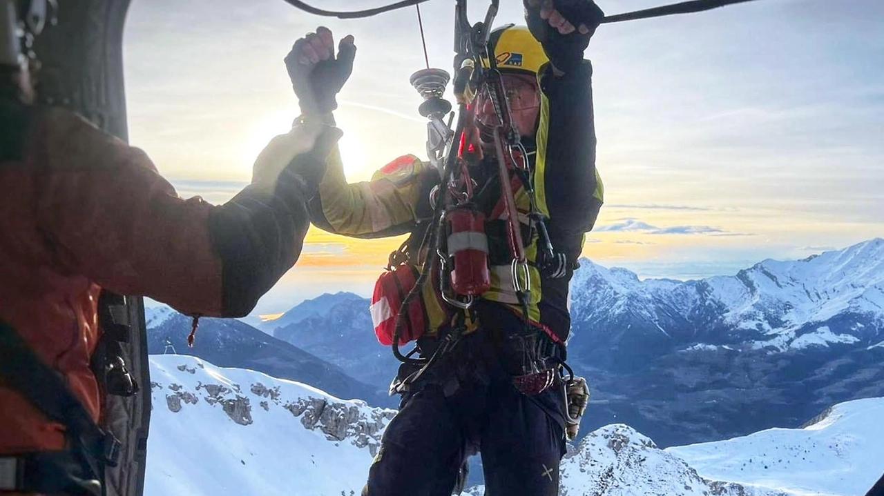 Ieri mattina a 2600 metri vicino al passo di Conca è stato trovato il corpo di Samuel Harris, 35 anni,... Ieri mattina a 2600 metri vicino al passo di Conca è stato trovato il corpo di Samuel Harris, 35 anni,...