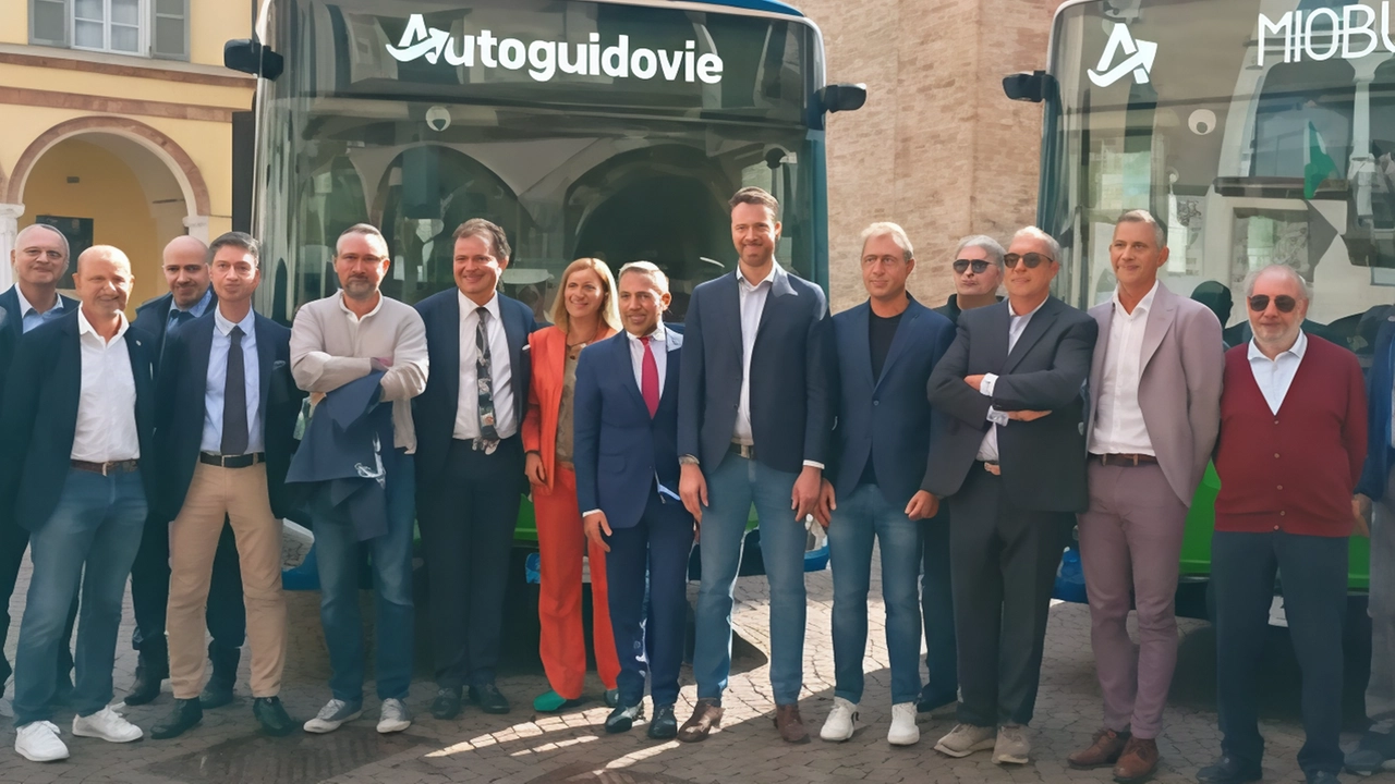 Presentati alla presenza dell’assessore regionale che ha promesso un treno Crema-Milano senza fermate Presentati alla presenza dell’assessore regionale che ha promesso un treno Crema-Milano senza fermate