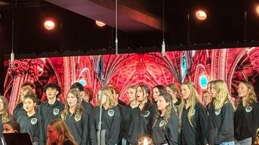 I ragazzi della Keswick Christian School di Seminole, nella contea di Pinellas, in Florida questa sera alle 20.30 saranno protagonisti... I ragazzi della Keswick Christian School di Seminole, nella contea di Pinellas, in Florida questa sera alle 20.30 saranno protagonisti...