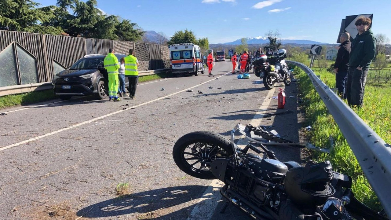 Ubriaco al volante, un 27enne ieri mattina ha travolto alcune moto e ferito tre centauri (8 le persone coinvolte) sulla... Ubriaco al volante, un 27enne ieri mattina ha travolto alcune moto e ferito tre centauri (8 le persone coinvolte) sulla...