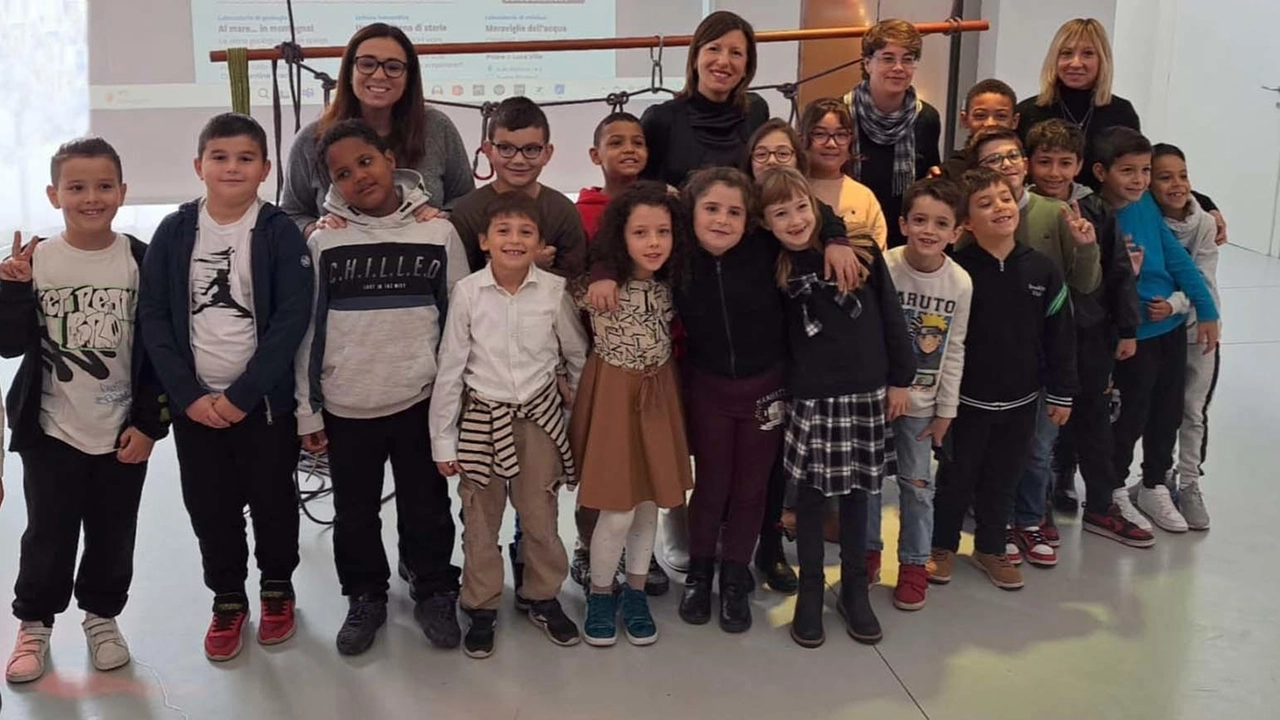 Piccoli poeti crescono, l’inclusione passa anche attraverso l’arte poetica. Con la poesia dal titolo "Dodici", la classe 3C della primaria... Piccoli poeti crescono, l’inclusione passa anche attraverso l’arte poetica. Con la poesia dal titolo "Dodici", la classe 3C della primaria...