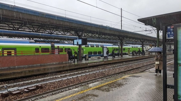 Nubifragio in Lombardia, treni soppressi e ritardi fino a 230 minuti: enormi disagi sulla Varese-Milano-Treviglio