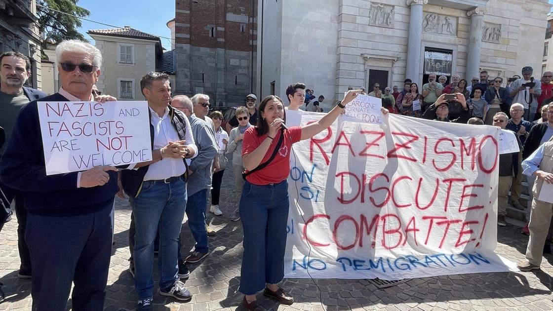 Gallarate, un sabato blindato. Ultradestra e oppositori . Polemiche e paura, negozi chiusi Gallarate, un sabato blindato. Ultradestra e oppositori . Polemiche e paura, negozi chiusi