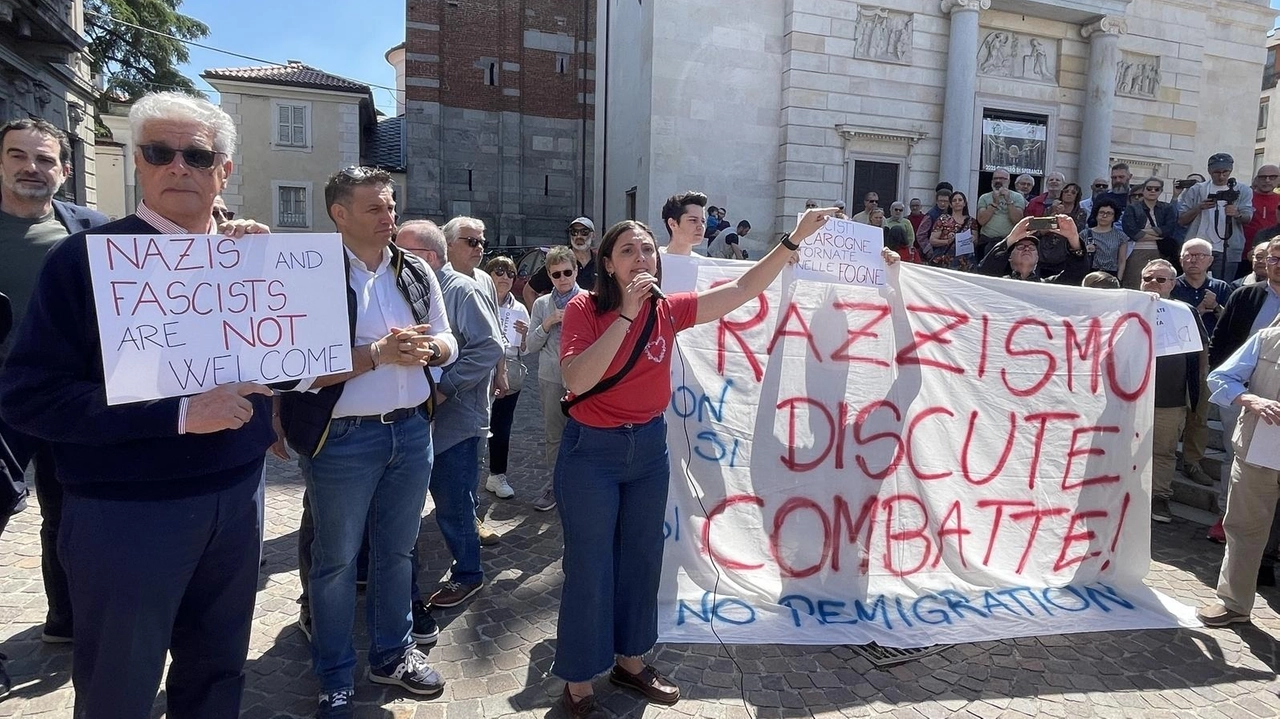 Nel Teatro Condominio il Remigration Summit, in piazza Libertà la contro-manifestazione. La Lega: la remigrazione è un tema del nostro partito. Il Pd: schiaffo alla storia, è statp uno schifo. Nel Teatro Condominio il Remigration Summit, in piazza Libertà la contro-manifestazione. La Lega: la remigrazione è un tema del nostro partito. Il Pd: schiaffo alla storia, è statp uno schifo.