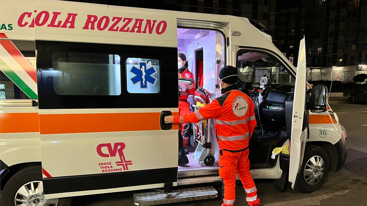 Rozzano, accoltellamento in via Mimose Rozzano, accoltellamento in via Mimose