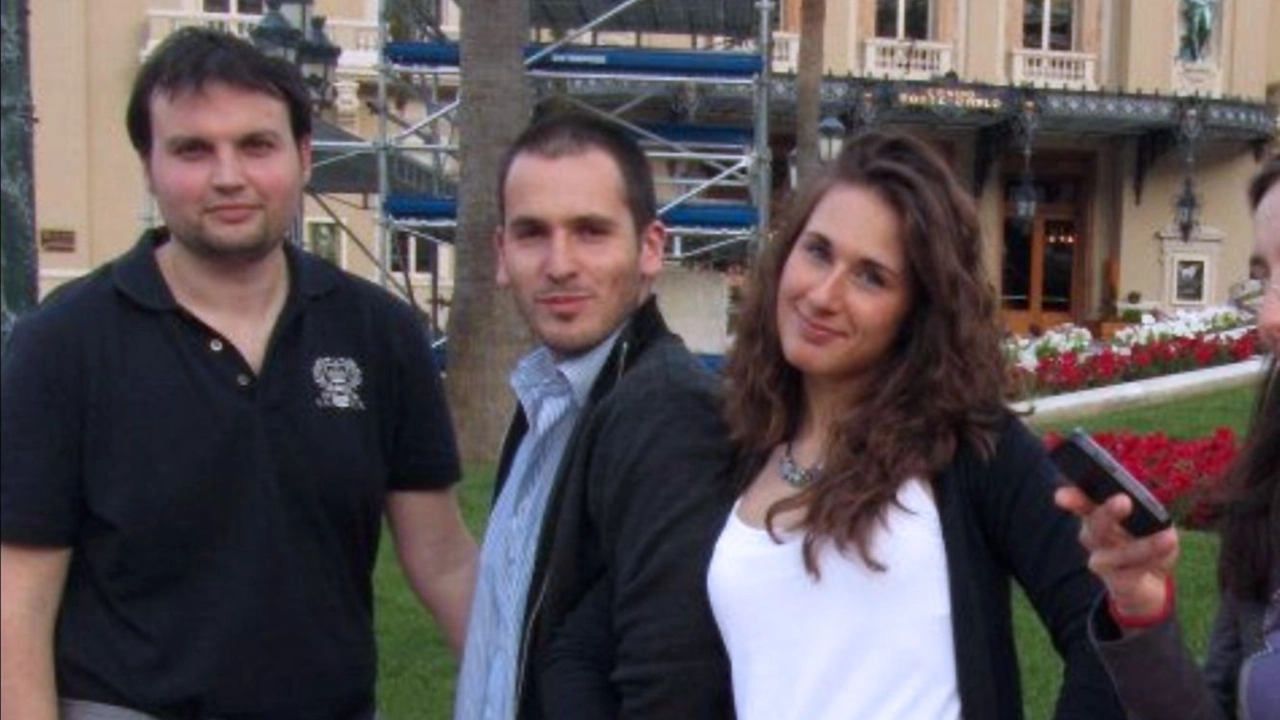 Marco Poggi con Andrea Sempio e Angela Taccia in una foto giovanile