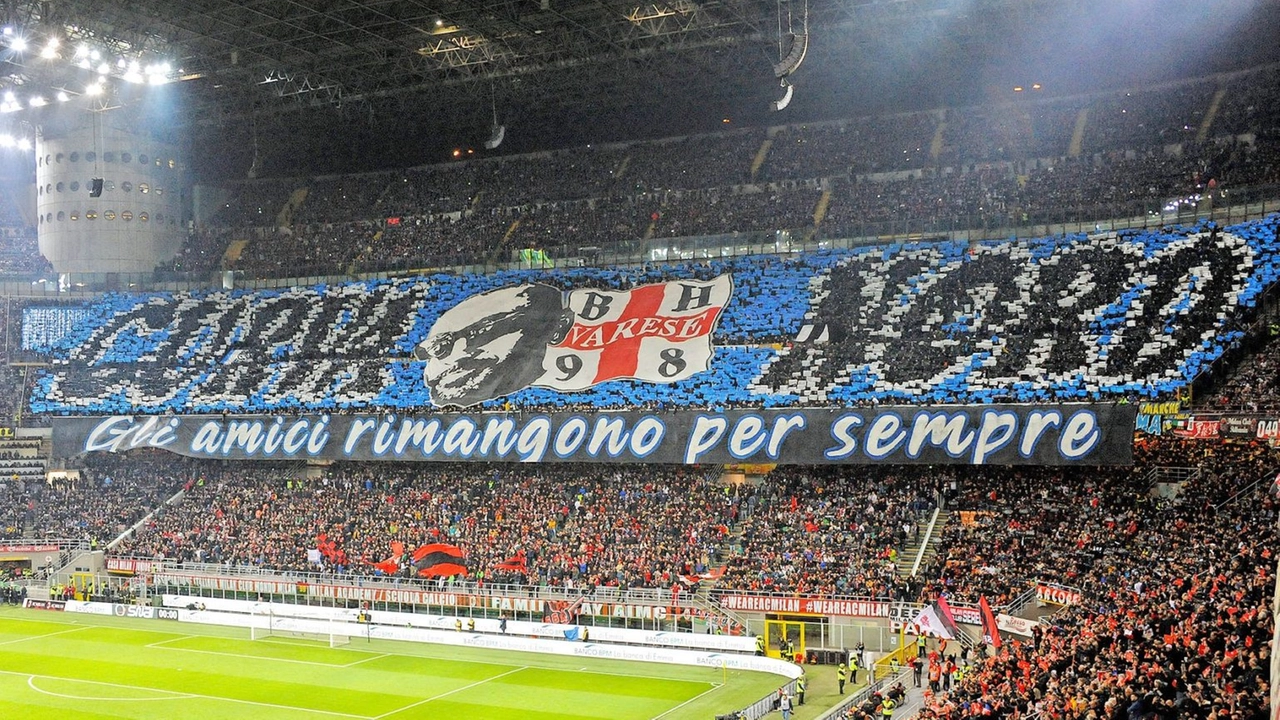 Abbigliamento e gadget “firmati“ Curva Nord: un altro business per i capiultrà