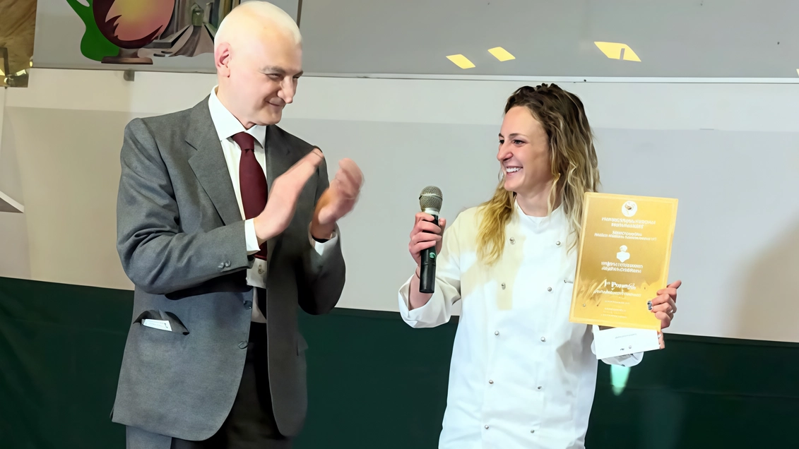 Gli applausi a Giulia Ripamonti capo pasticciera di Offi Coffee Per la terza volta ha sbaragliato gli avversari