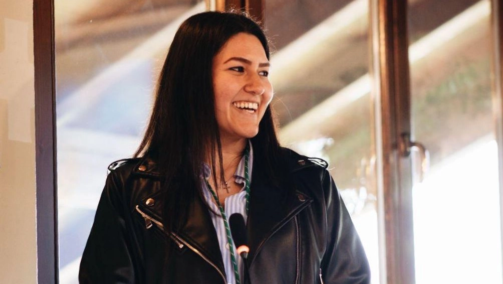 Paola Rios, rider a 26 anni e mille impieghi per riuscire ad arrivare a fine mese. “Per l’instabilità non si fanno figli”
