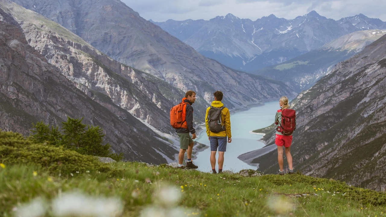 LIVIGNO SUMMER. SPORT AL LAGO. TREKKING E GOLF