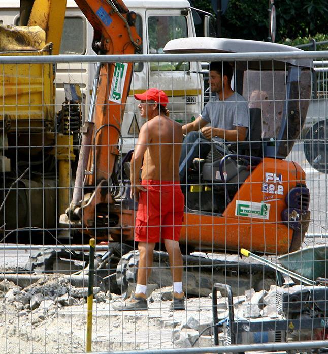 Allarme nei cantieri edili. Le ondate di calore influiscono sugli infortuni sul lavoro Allarme nei cantieri edili. Le ondate di calore influiscono sugli infortuni sul lavoro